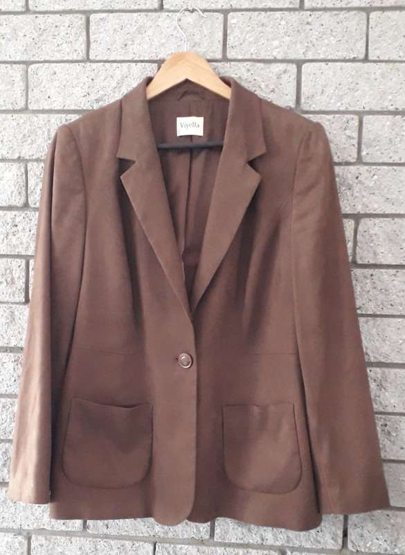 Camel-coloured Ladies Blazer (UK14 / EUR40)